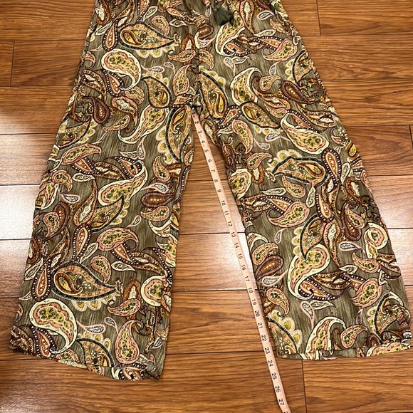 Molly Bracken Paisley Short Sleeve Jumpsuit - Picture 13 of 16